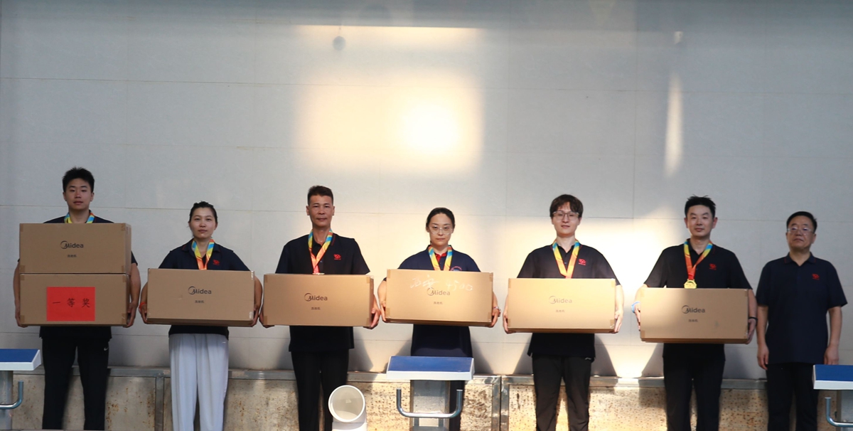 08-公司副總經理辛改成為榮獲個人項目第一名的：第一工程公司孫奧、焦作分公司劉杰、中誠服務公司余林、平頂山分公司朱筱萌、投標中心王潤龍、福之匯公司李森 頒獎表彰.JPG